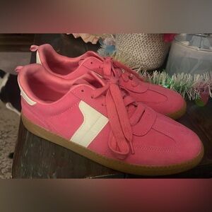 Women's Pink Sneakers